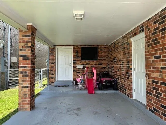 2 bed, 1.0 bath, 1190 sqft, $1,500 — Photo 2