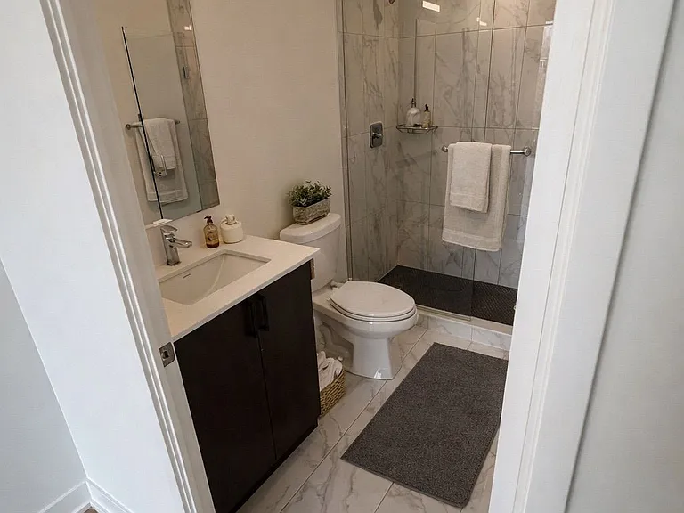 1660 Bloor St W #417 — Photo 4