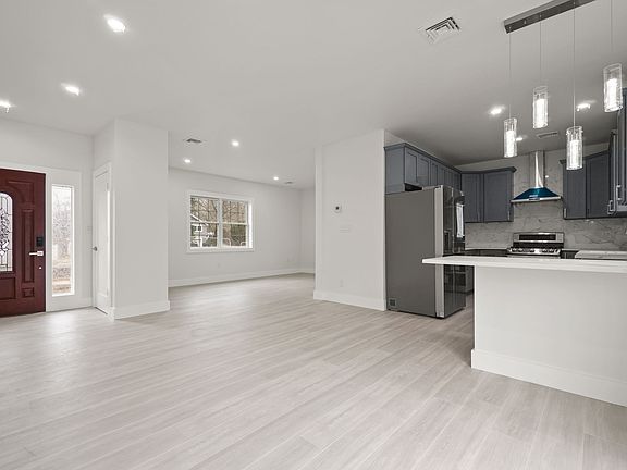 2nd image of 417A Frances Ln