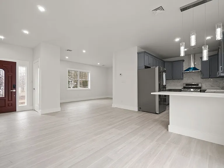 417A Frances Ln — Photo 2