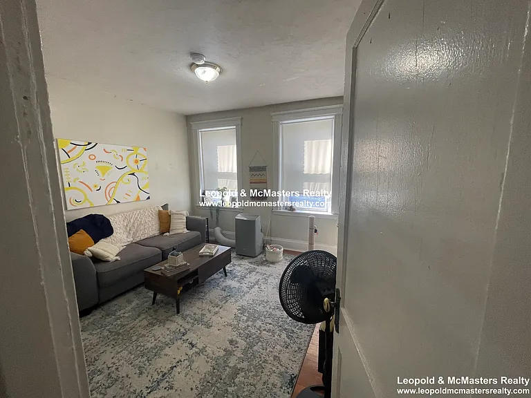 Gorden St Apartments — Photo 8