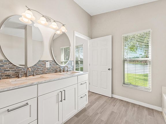 4th image of 8476 Mizell Dr