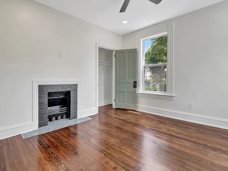 3020 Daytona Ave — Photo 14