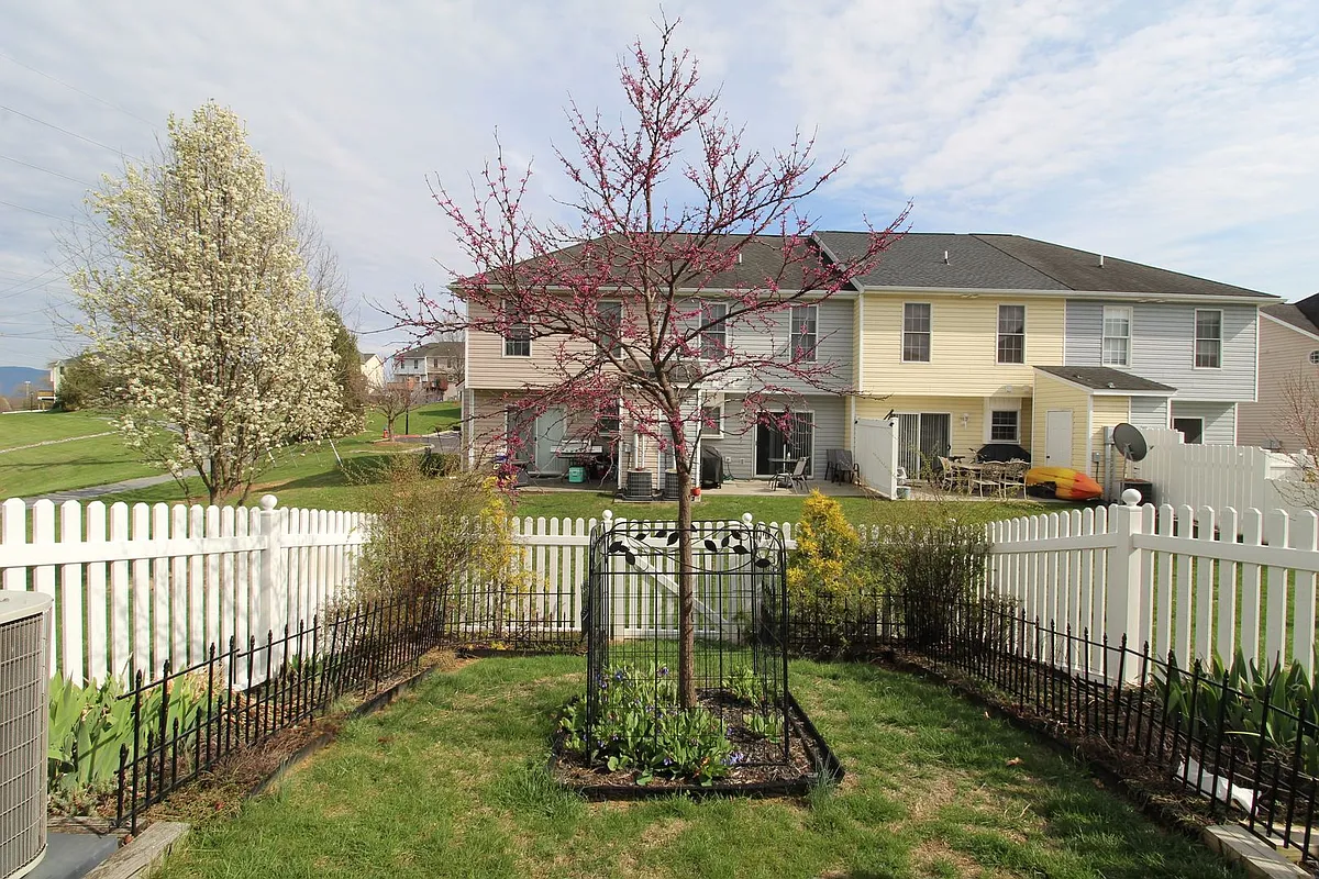 Building Photo - 1135 Paul Revere Ct