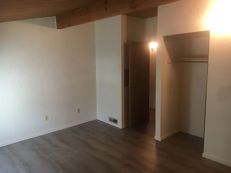 Prairie House Apartments — Photo 16