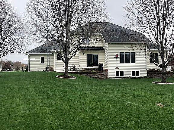 2nd image of 171 Harmsen Ave