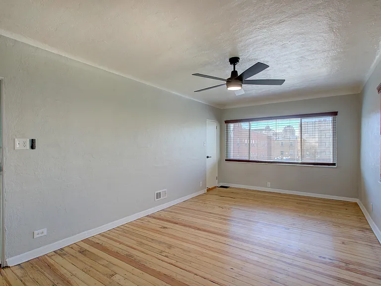 1030 N Washington St — Photo 31