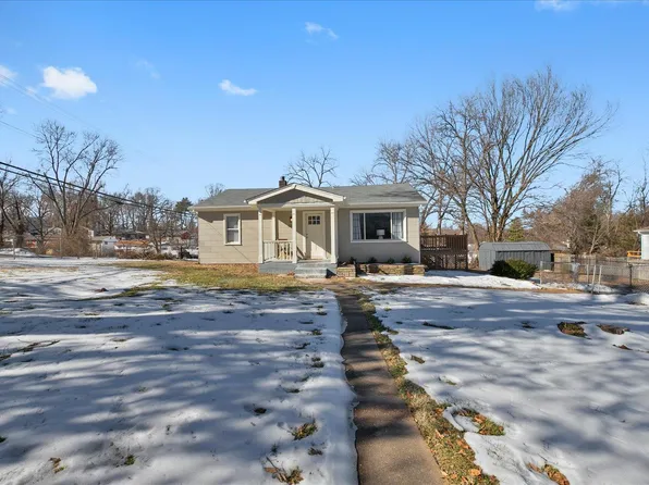 3203 Wismer Rd, Saint Ann, MO 63074