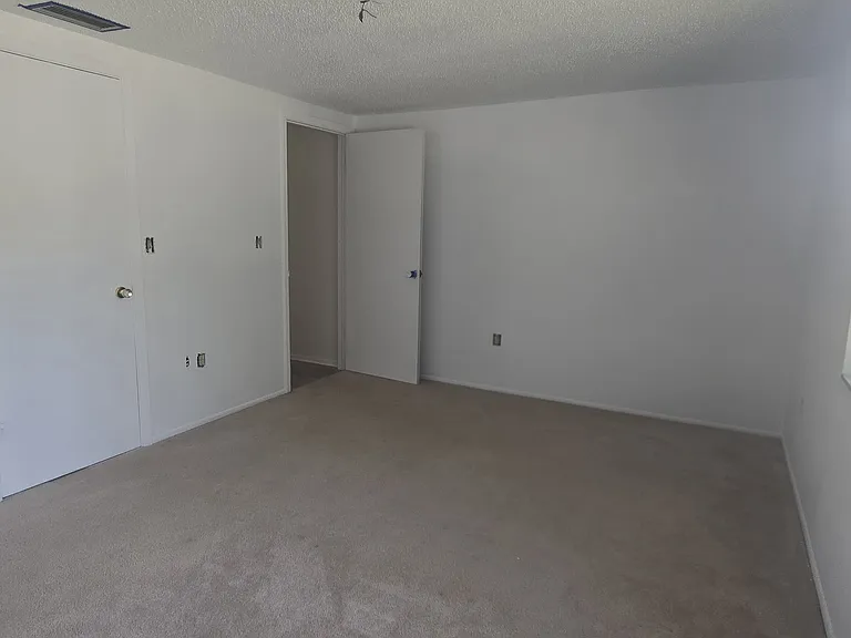 8407 Mill Creek Ln — Photo 3