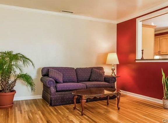 2nd image of 5338 Bellflower Blvd