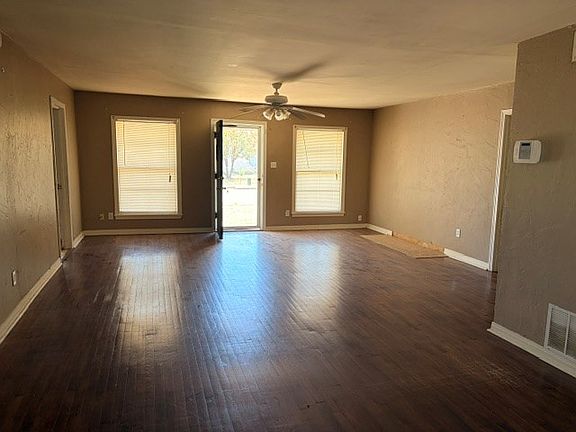 3rd image of 2905 Avenue W