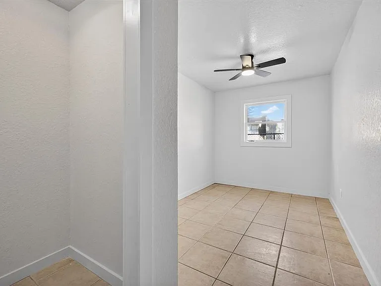 773 W Harbor Dr S — Photo 16