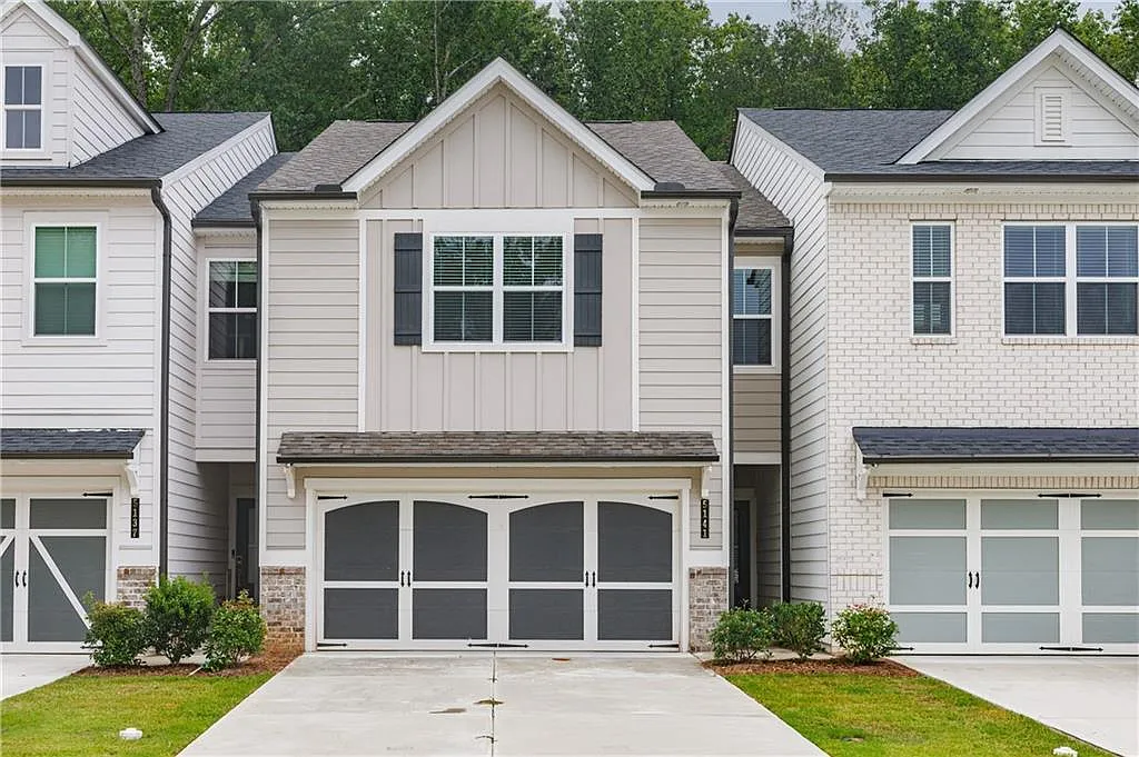 3 bed, 2.5 bath, 1912 sqft, $2,100 — Photo 2