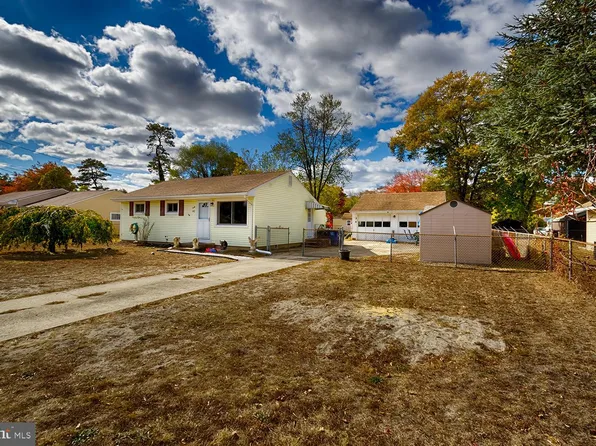 40 Holly Blvd, Southampton, NJ 08088