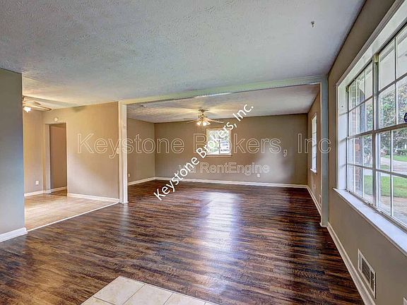2nd image of 10119 Port Royal Ct