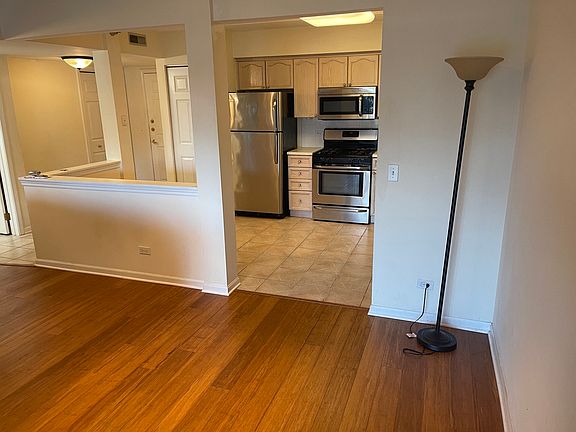 4th image of 7091 W Touhy Ave APT 310