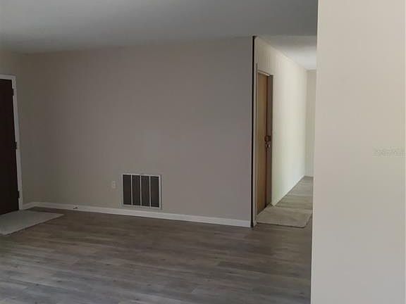 5th image of 33346 Westwood Dr