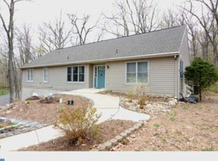 201 Lake Rd, Fleetwood, PA 19522