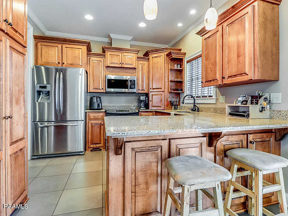 4th image of 732 S Belle Cir