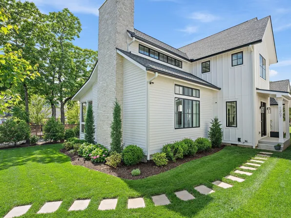 1207 Sweetbriar Ave, Nashville, TN 37212