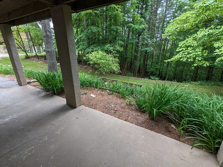 122 Laurel Manor Ln #B — Photo 8