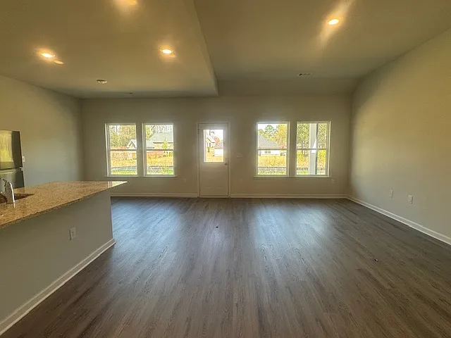 4 bed, 1841 sqft, $2,200 — Photo 2