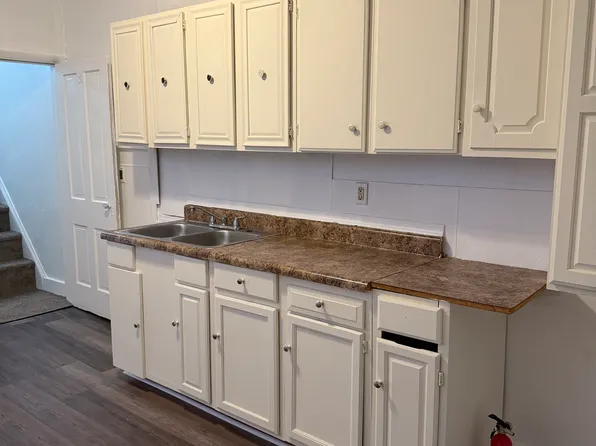 54 Wiggan St, New Philadelphia, PA 17959