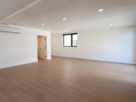 3rd image of 1261 Stoner Ave #302
