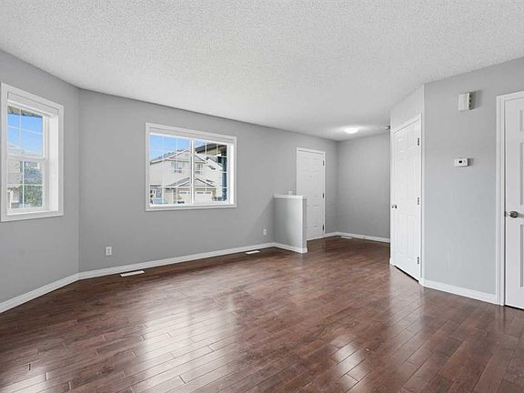 3rd image of 289 W Taralake Ter NE