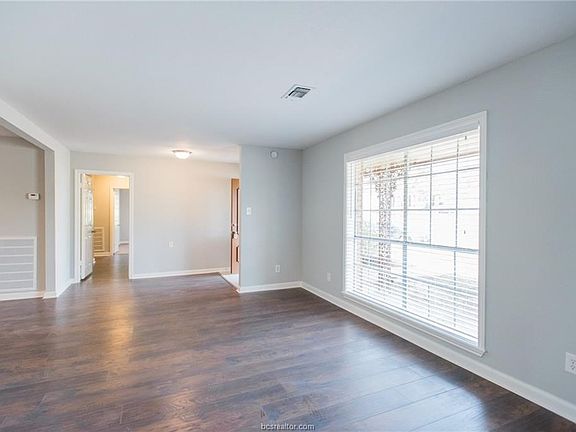 2nd image of 2514 Towering Oaks Dr