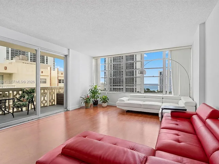 1817 S Ocean Dr #Penthouse 28 — Photo 9