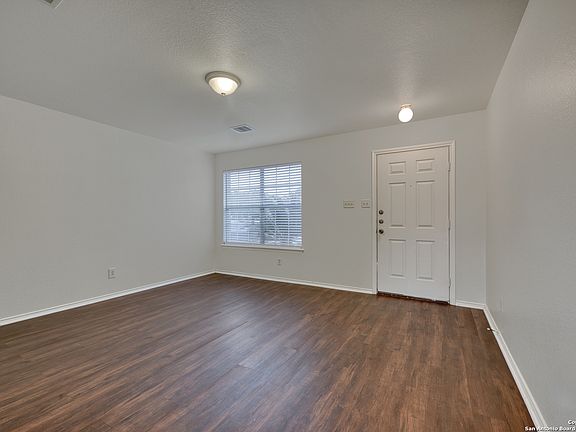 2nd image of 6022 LAKEVIEW DR