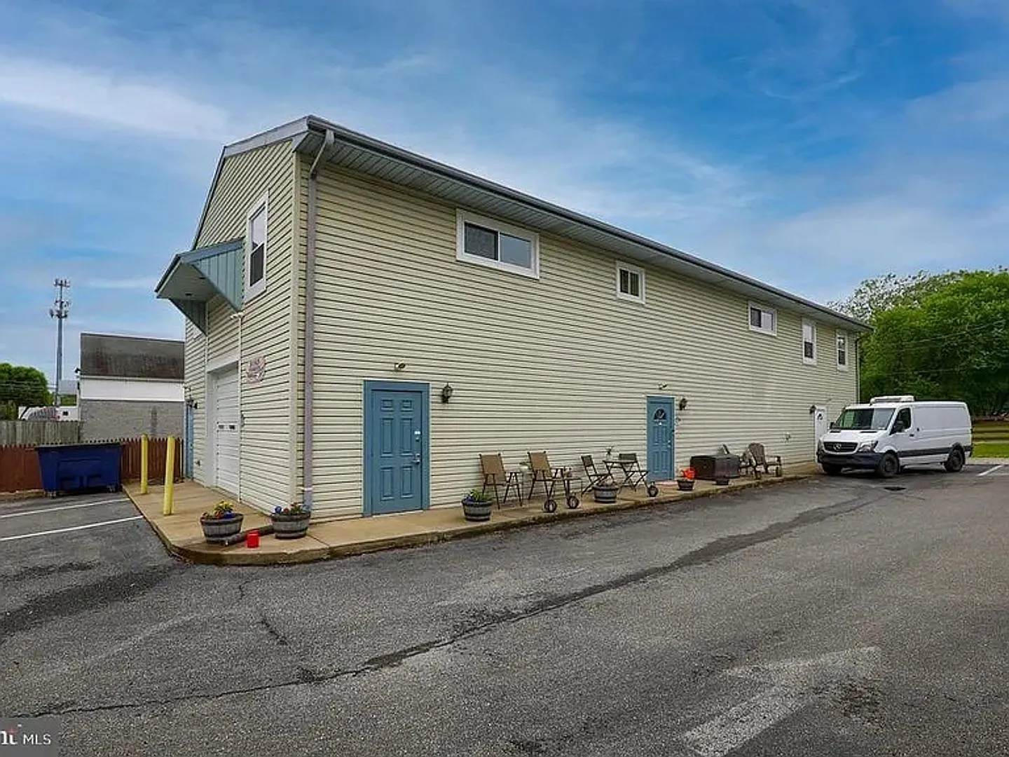 1500 Wilson Avenue — Photo 3