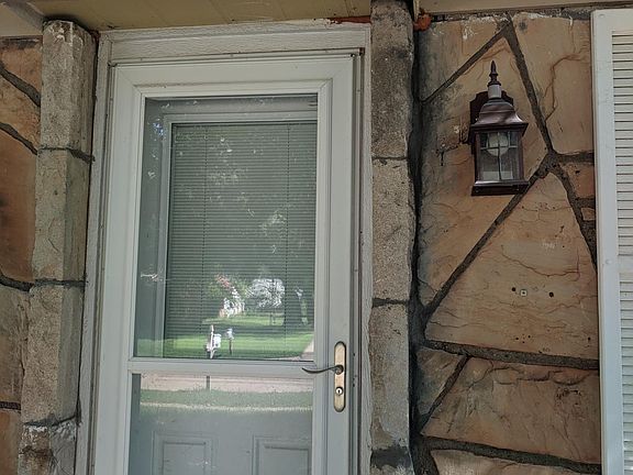 5th image of 416 W 11th Ave
