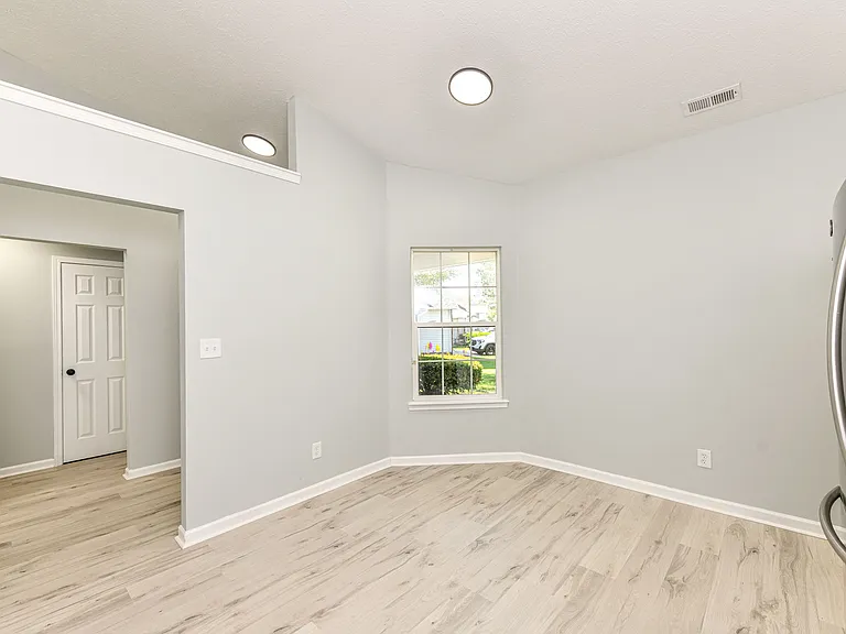 3933 Bergamot Ct — Photo 13
