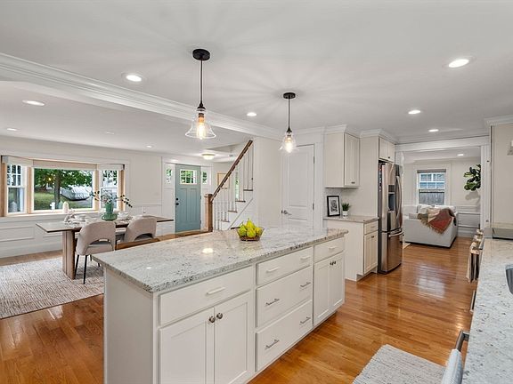 5th image of 79 Grove St