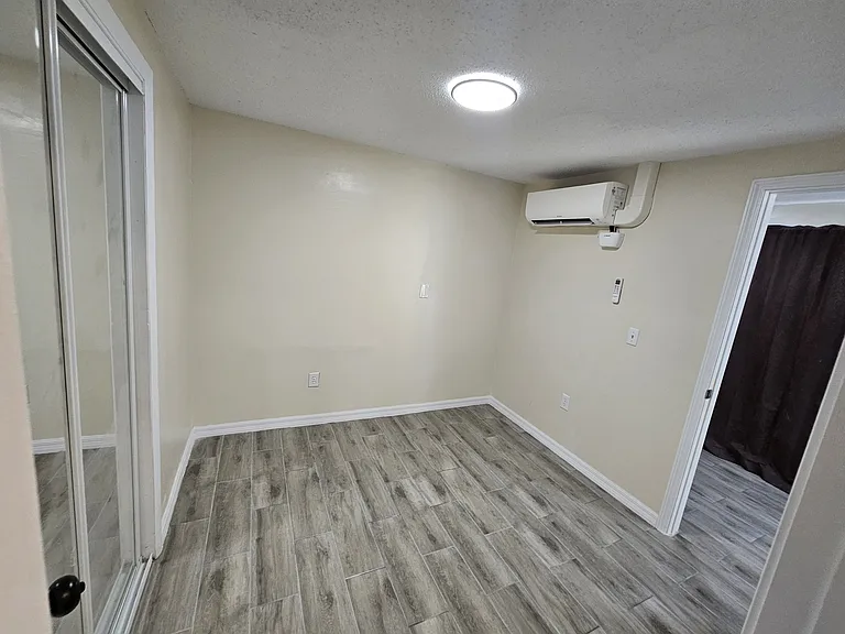 S Sunland Dr — Photo 2