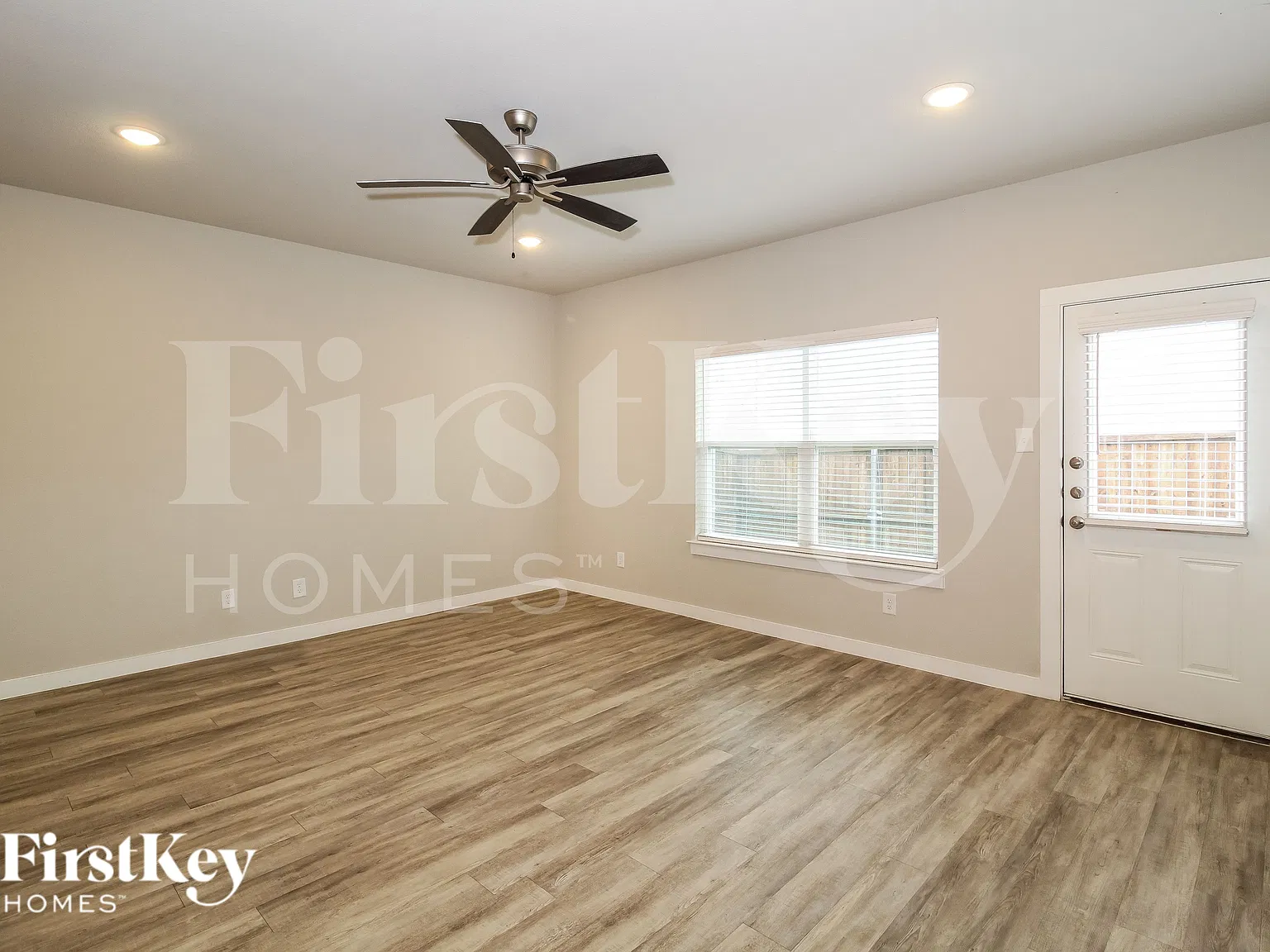 3 bed, 2.5 bath, 1860 sqft, $2,745 — Photo 3