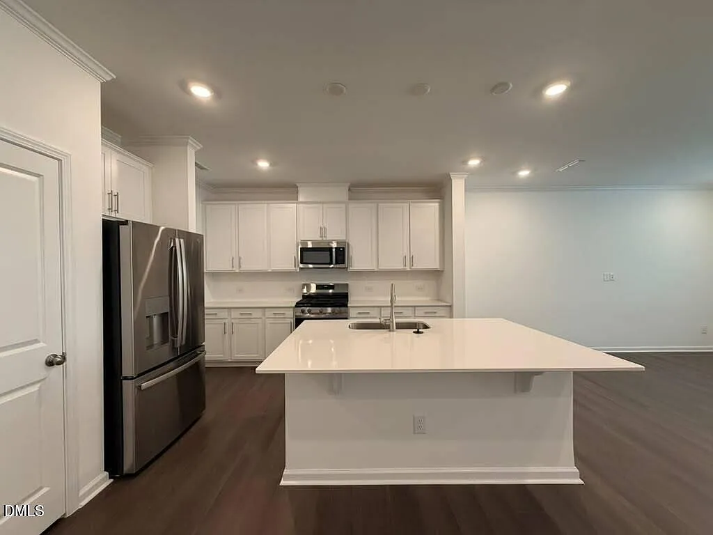 3 bed, 2.5 bath, 1805 sqft, $2,199 — Photo 4