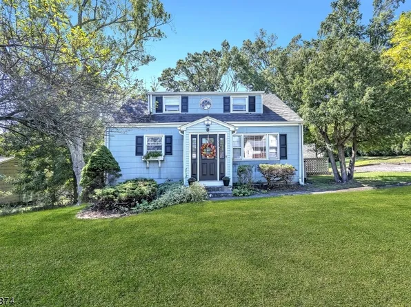 3 Linda Ln, Green Brook Twp., NJ 08812
