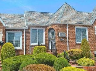 19905 24th Rd, Whitestone, NY 11357