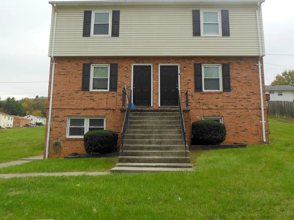 916 Pyrtle Dr #C