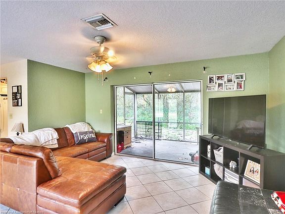 3rd image of 1224 Viburnum Dr