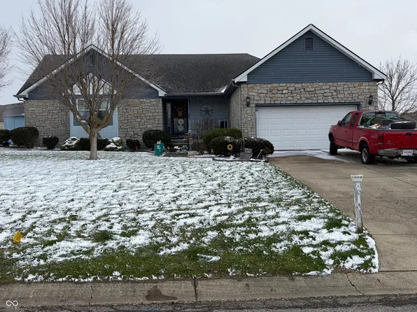 1207 Sugar Hill Dr, Rushville, IN 46173