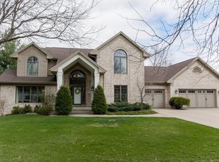 4820 Millbrook Ct NE, Cedar Rapids, IA 52411