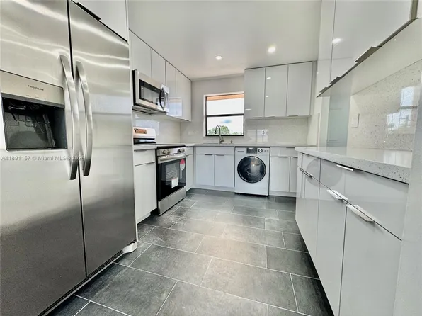 10467 Sunrise Lakes Blvd APT 410, Sunrise, FL 33322