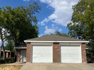 2416 NW 27th St, Fort Worth, TX 76106