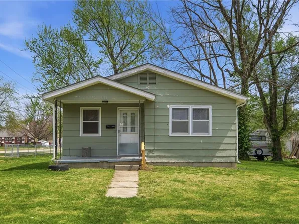 933 N Cedar St, Ottawa, KS 66067