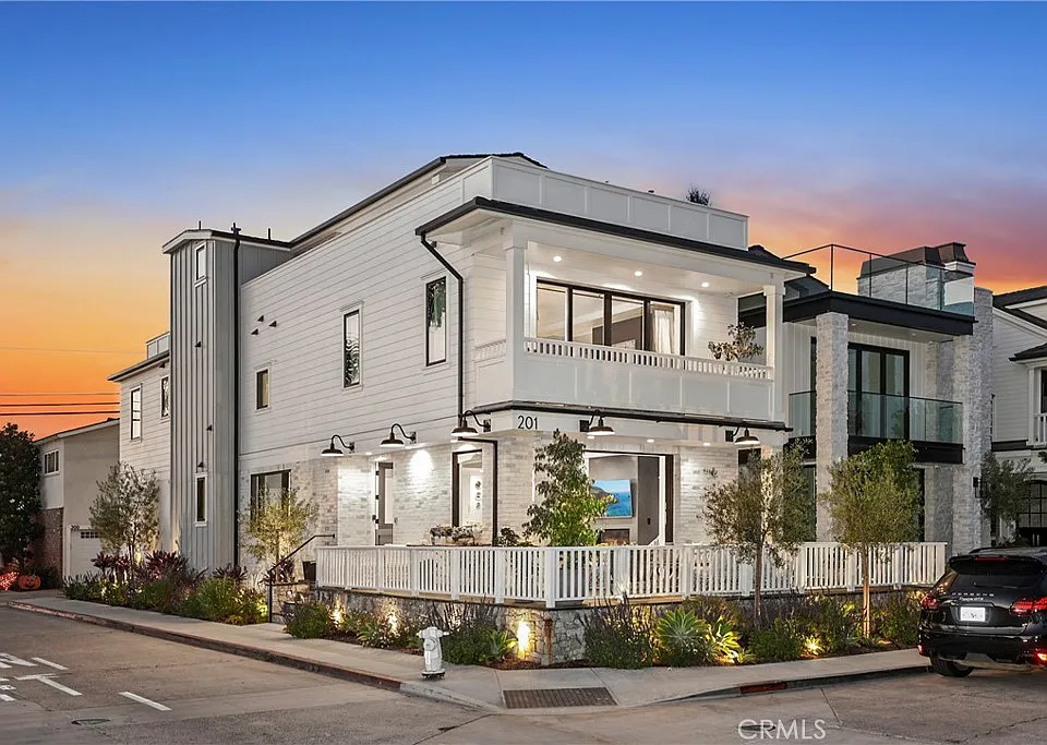 201 Opal Ave