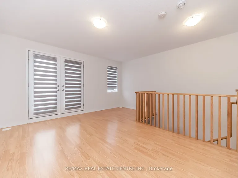 30 Lambert Ln — Photo 34